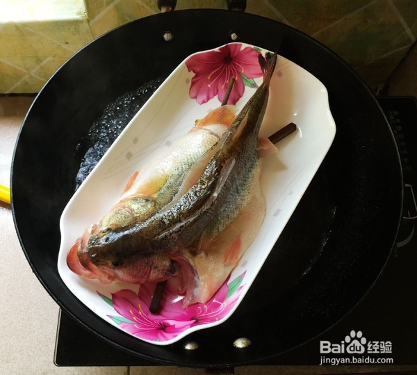 怎么做葱香鲈鱼