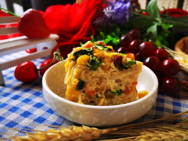 五彩鲜蔬肉粒烤面