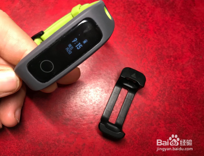 荣耀手环4running怎么戴在鞋上使用