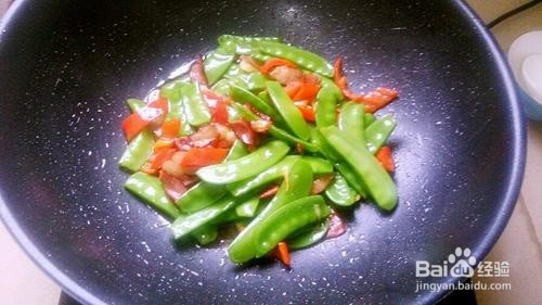 椒香荷兰豆炒腊肉的做法