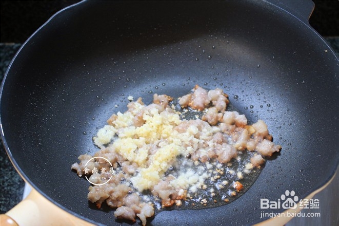 黄瓜肉糜炒粉条的制作方法