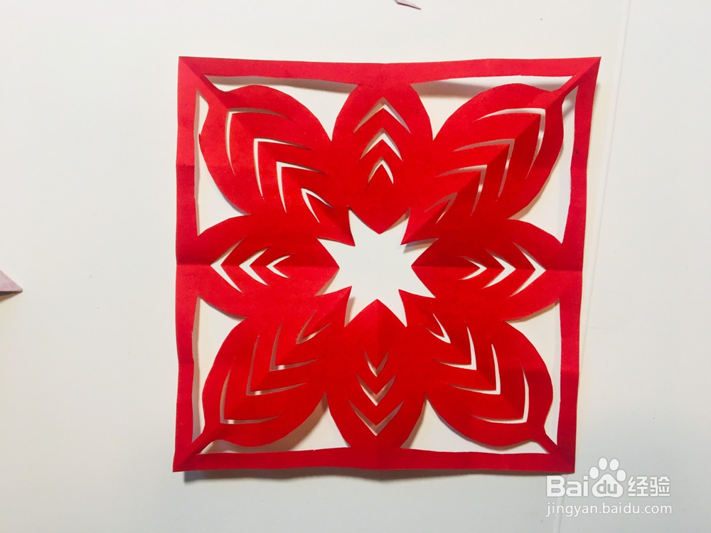 儿童剪纸，怎么剪四边框叶型团花。