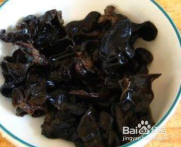 木耳炒白菜的做法