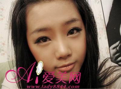 怎样教你让小眼睛化妆后变电眼