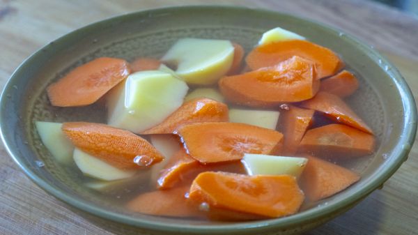 西红柿土豆焖牛腩