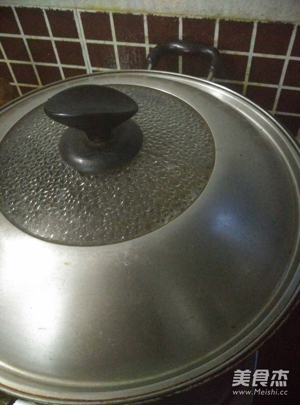 农家辣椒炒田螺肉