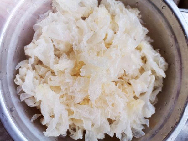 红枣银耳莲子汤