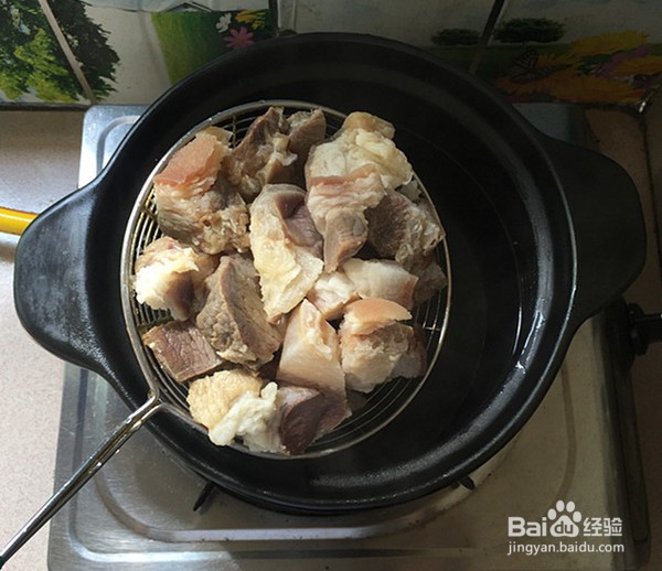 萝卜炖腊猪蹄肉