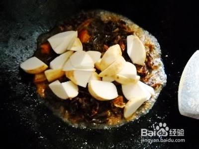 梅菜芋头红烧肉的做法