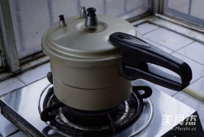 黄焖鸡的家常做法