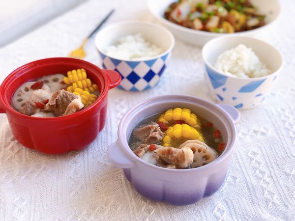 莲藕玉米排骨汤