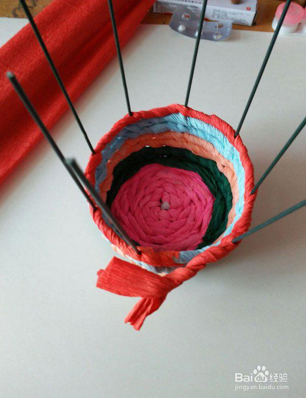 皱纹纸diy彩色手工笔筒