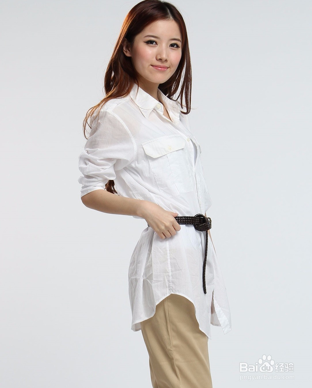白色衬衫搭配女