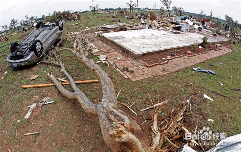 龙卷风来临时怎样保护自己 遭遇龙卷风怎样自救