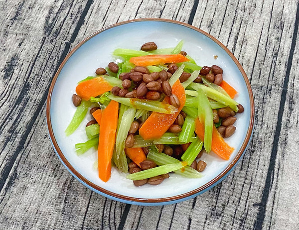 芹菜胡萝卜拌花生米