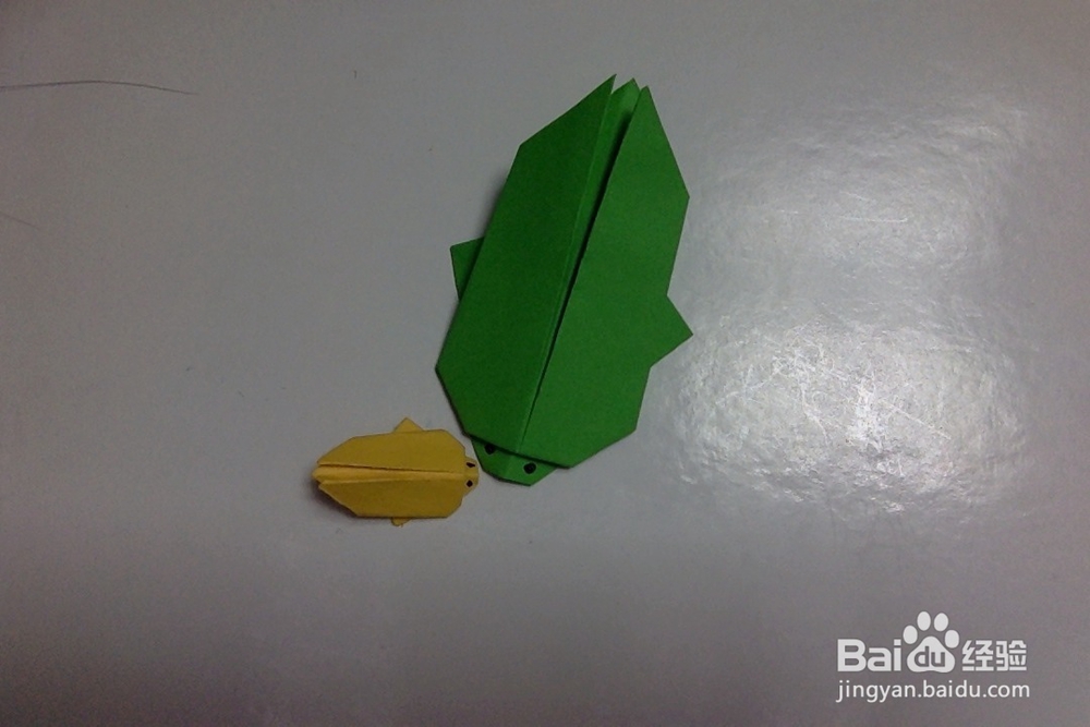 <b>甲壳虫怎么折甲虫 简单手工折纸 教你怎样折昆虫</b>