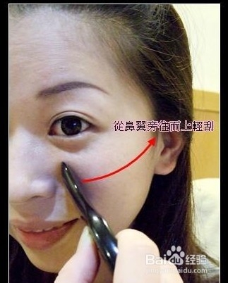 刮痧瘦脸，一周提升脸部完美线条