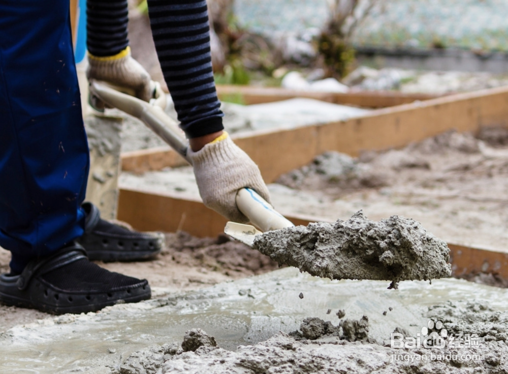 地板砖下面水泥空了怎么办