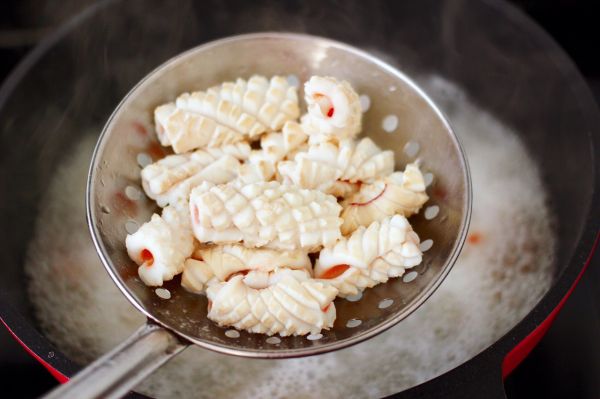 鱿鱼卷拌西兰花