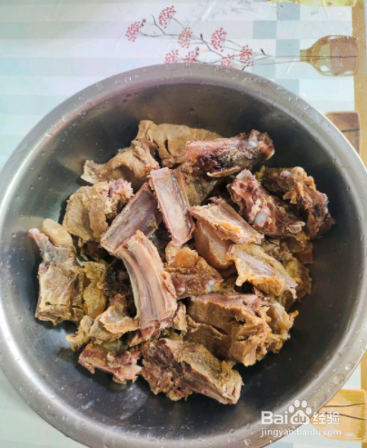 家常菜：腊排萝卜汤