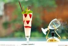 喝酸奶让我们喝成瘦美人