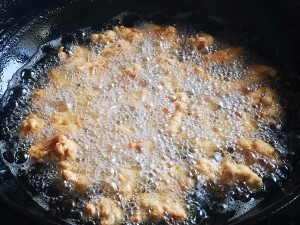 创意菜之菠萝咕咾肉的家常做法