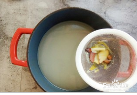 制作清汤牛肉面