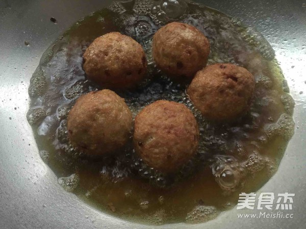 红烧狮子头的做法