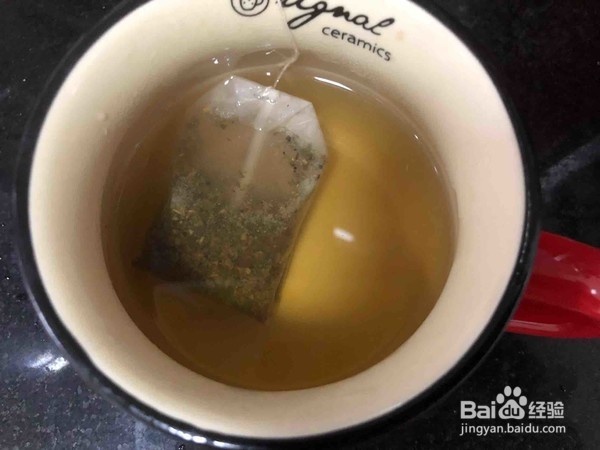 奶盖荔枝绿茶的做法