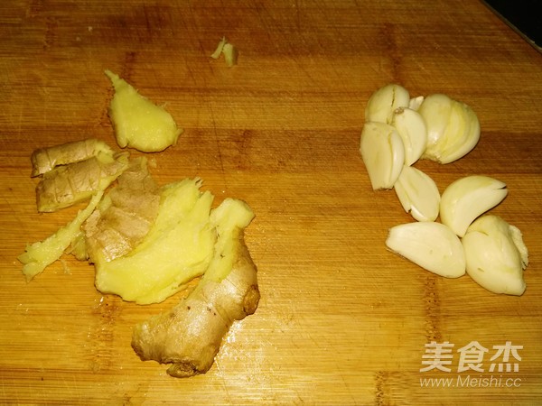 脆皮烤猪肘的做法