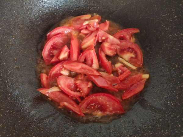 西红柿鸡蛋热汤面