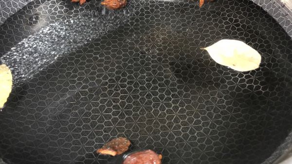 网红酸辣无骨鸡爪