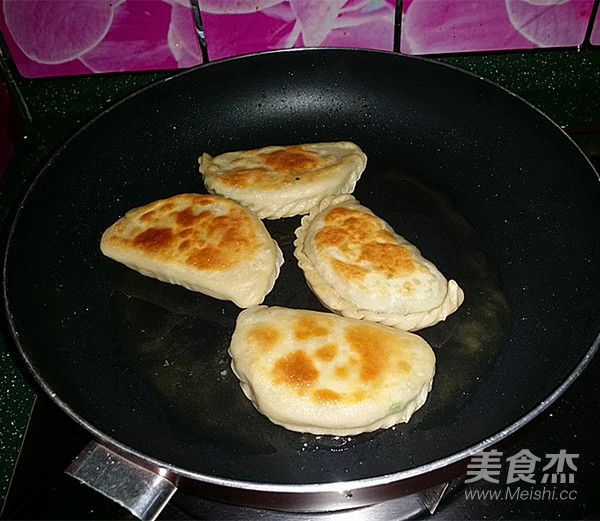 韭菜盒子的做法