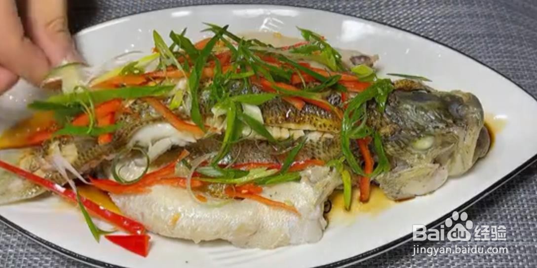 家常菜制作分享:清蒸鲈鱼的秘诀
