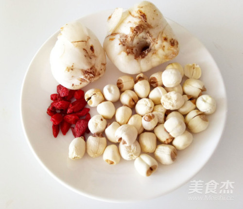 莲子百合汤的做法