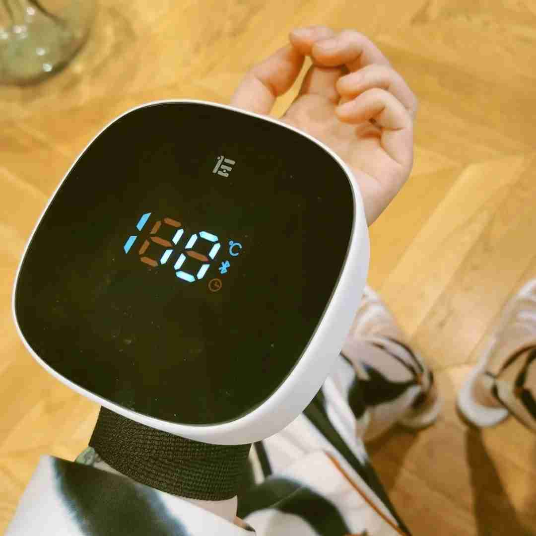 小米出品的左点小艾,非常小巧,没有烟不呛鼻,用起来也是简单