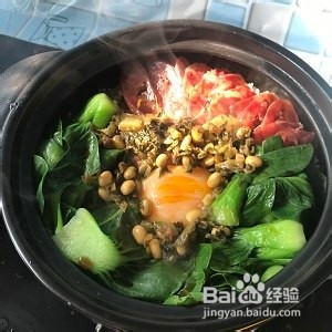 广式腊肠煲仔饭的做法