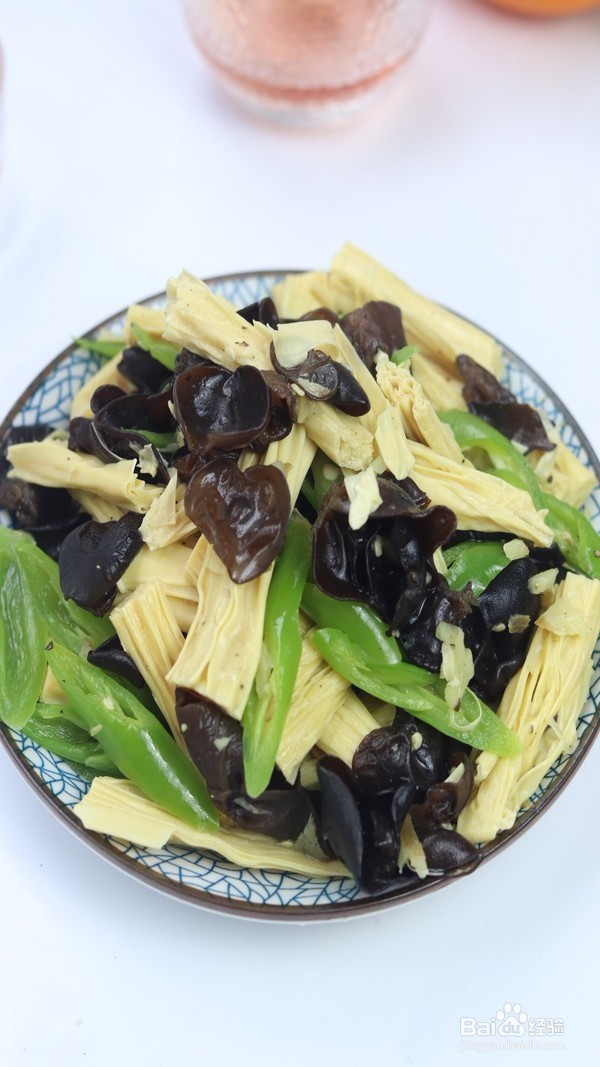 营养美味的木耳炒腐竹