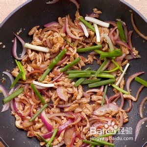 如何做黑椒洋葱肉丝？