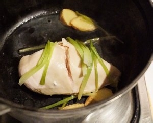 如何制作美味好吃的盐蒸鸡