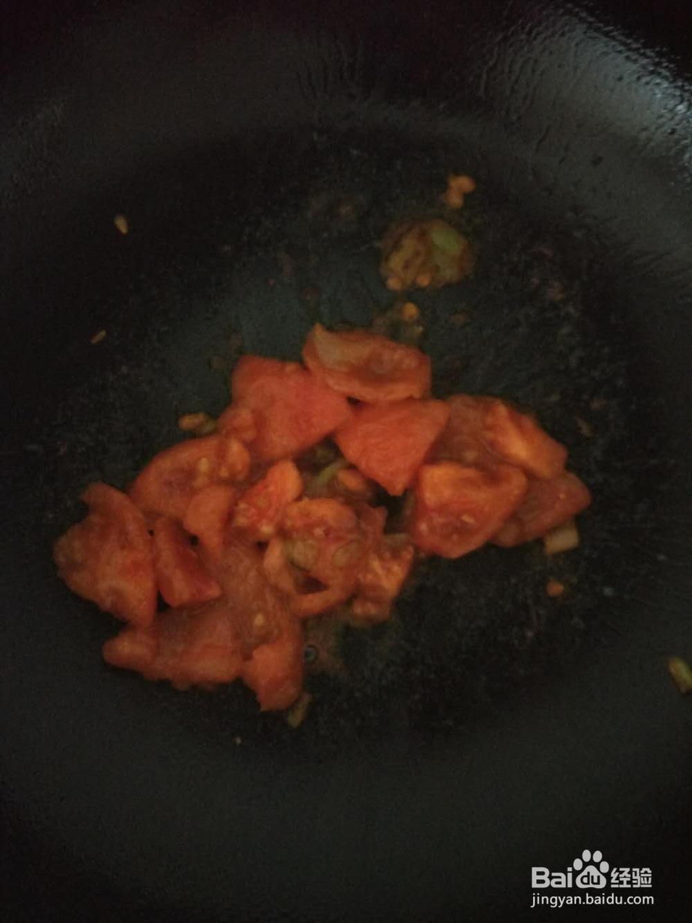 如何做西红柿鸡蛋面。