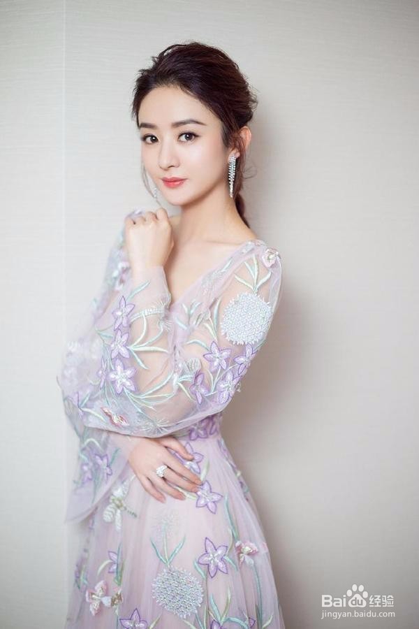 赵丽颖穿搭写真出炉！粉紫连衣裙薄纱美若天仙