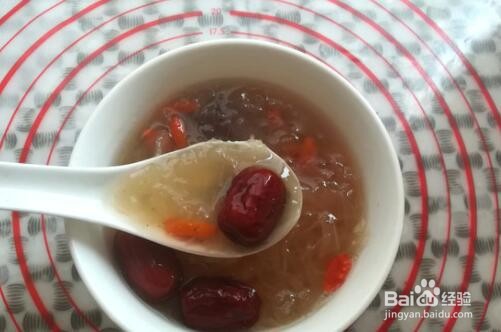 养生银耳红枣羹