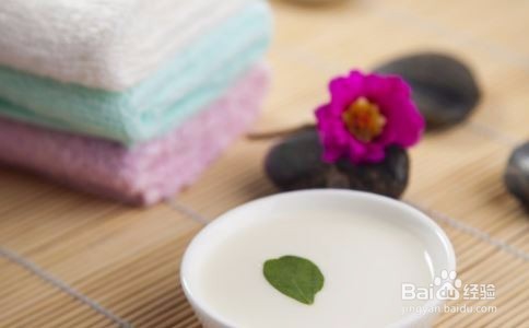 黑眼圈是热敷好还是冷敷好呢