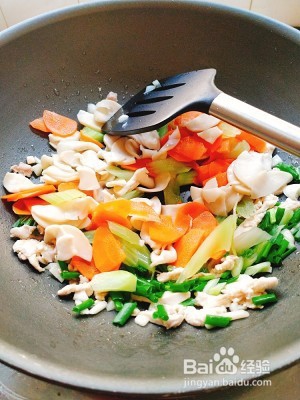 怎么做鸡胸肉炒杏鲍菇时蔬盖饭