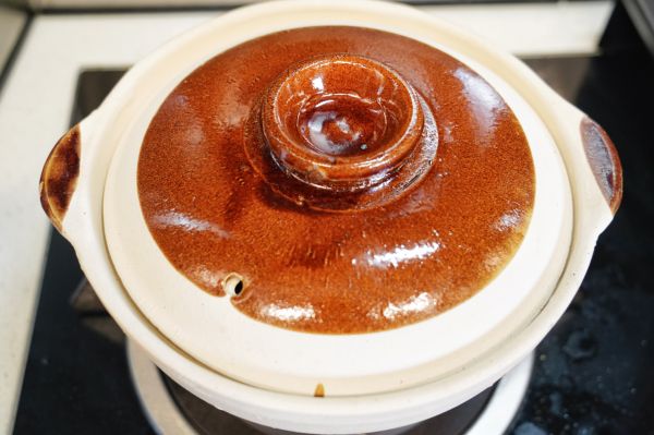 广式双拼腊味煲仔饭