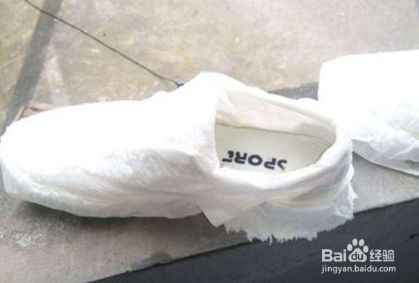 怎样清洗小白鞋？