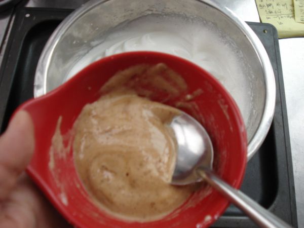 咖啡彩绘蛋糕卷