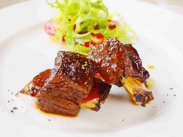 酒香黑椒烤牛排