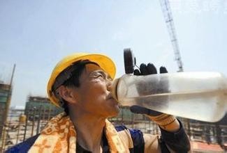 天太热时应该如何防范避免伤害健康